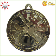 Medalla corriente del deporte con la venta al por mayor de cobre amarillo en China