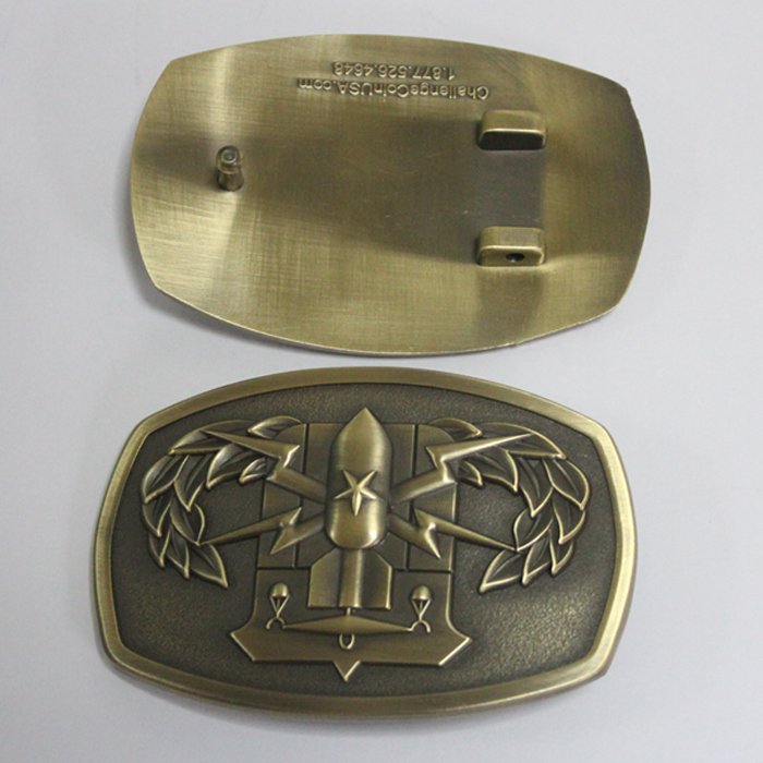 Hebilla modificada para requisitos particulares del bronce de la antigüedad de la insignia 3D